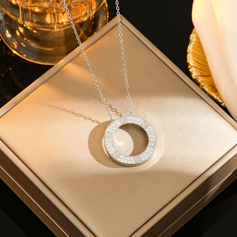 Collier en acier titane grand gâteau à anneau unique M5010674