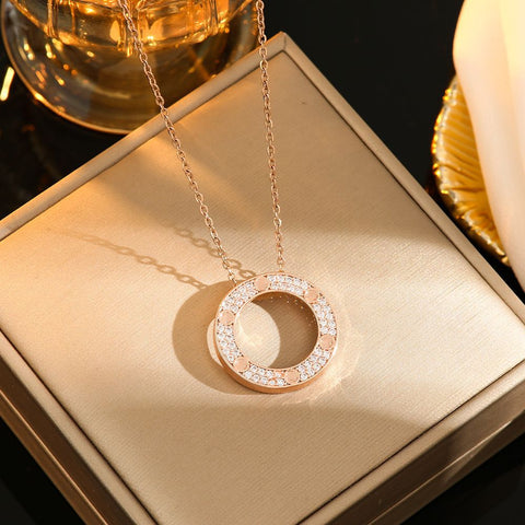 Collier en acier titane grand gâteau à anneau unique M5010674
