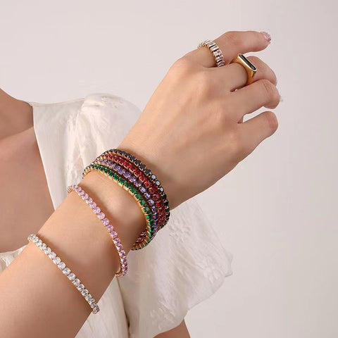 Elastisches Armband aus Titanstahl mit mehrfarbigen Zirkonen und Diamanten m3331108 