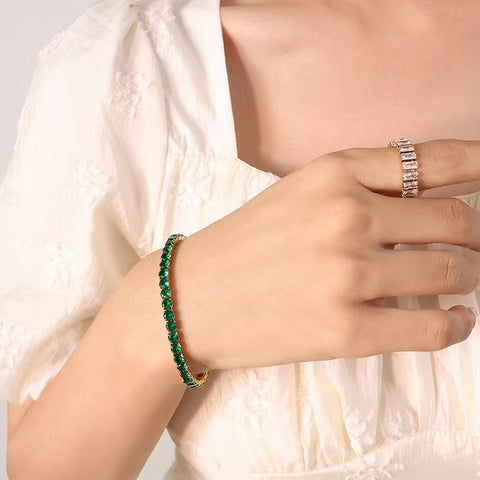 Elastisches Armband aus Titanstahl mit mehrfarbigen Zirkonen und Diamanten m3331108 