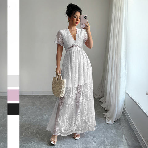 Robe longue élégante à manches courtes et découpes en dentelle m301392 