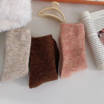 Xiao Xiangfeng Einfarbige Wollsocken, lange Damensocken, Instagram, trendige reine Baumwolle, Herbst und Winter, verdickter und warmer Kaschmir, mittellange Retro-Socken m1915010470