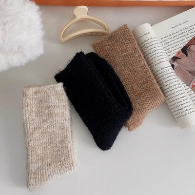 Xiao Xiangfeng Einfarbige Wollsocken, lange Damensocken, Instagram, trendige reine Baumwolle, Herbst und Winter, verdickter und warmer Kaschmir, mittellange Retro-Socken m1915010470