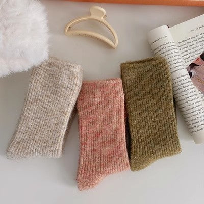 Xiao Xiangfeng Einfarbige Wollsocken, lange Damensocken, Instagram, trendige reine Baumwolle, Herbst und Winter, verdickter und warmer Kaschmir, mittellange Retro-Socken m1915010470