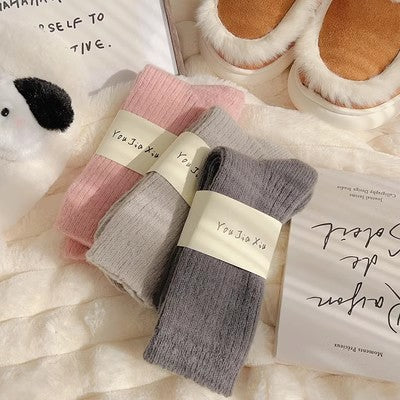 Einfarbige vertikale Plüschsocken, mittellange Kindersocken, Herbst- und Winterplüsch und verdickte Wärme, Plüschsocken im japanischen Stil, lange Wintersocken, m1915010473 