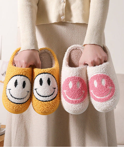 Pantoufles en coton à la maison avec visage souriant de dessin animé mignon d'hiver m1915010610