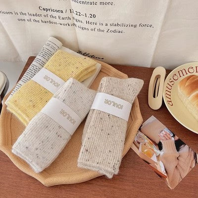 Chaussettes en cachemire à fil à pois, chaussettes mi-longues pour enfants, isolation en peluche épaissie d'automne et d'hiver, chaussettes longues en laine empilées m1915010471