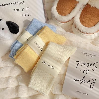 Einfarbige vertikale Plüschsocken, mittellange Kindersocken, Herbst- und Winterplüsch und verdickte Wärme, Plüschsocken im japanischen Stil, lange Wintersocken, m1915010473 