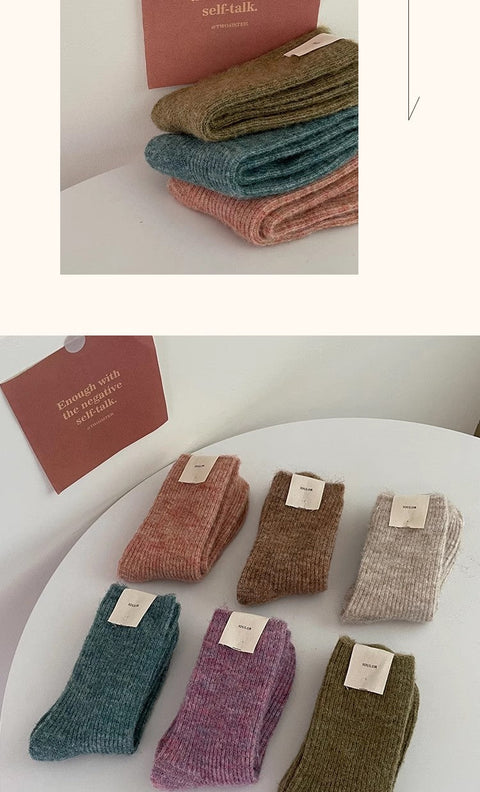 Xiao Xiangfeng Einfarbige Wollsocken, lange Damensocken, Instagram, trendige reine Baumwolle, Herbst und Winter, verdickter und warmer Kaschmir, mittellange Retro-Socken m1915010470