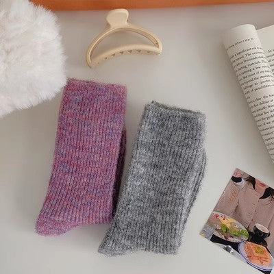 Xiao Xiangfeng Einfarbige Wollsocken, lange Damensocken, Instagram, trendige reine Baumwolle, Herbst und Winter, verdickter und warmer Kaschmir, mittellange Retro-Socken m1915010470