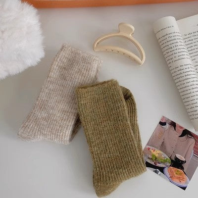 Xiao Xiangfeng Einfarbige Wollsocken, lange Damensocken, Instagram, trendige reine Baumwolle, Herbst und Winter, verdickter und warmer Kaschmir, mittellange Retro-Socken m1915010470