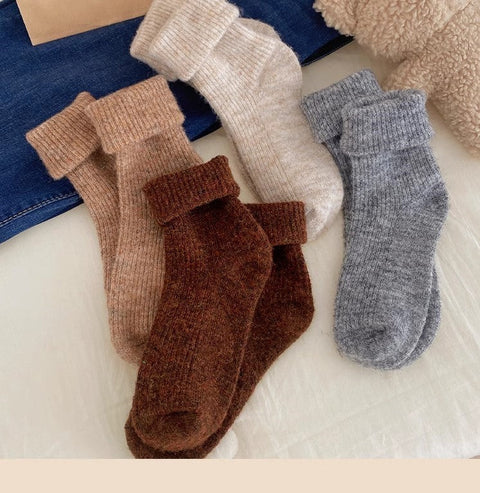 Xiao Xiangfeng Einfarbige Wollsocken, lange Damensocken, Instagram, trendige reine Baumwolle, Herbst und Winter, verdickter und warmer Kaschmir, mittellange Retro-Socken m1915010470