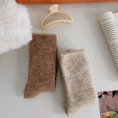 Xiao Xiangfeng Einfarbige Wollsocken, lange Damensocken, Instagram, trendige reine Baumwolle, Herbst und Winter, verdickter und warmer Kaschmir, mittellange Retro-Socken m1915010470