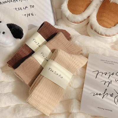 Einfarbige vertikale Plüschsocken, mittellange Kindersocken, Herbst- und Winterplüsch und verdickte Wärme, Plüschsocken im japanischen Stil, lange Wintersocken, m1915010473 