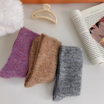 Xiao Xiangfeng Einfarbige Wollsocken, lange Damensocken, Instagram, trendige reine Baumwolle, Herbst und Winter, verdickter und warmer Kaschmir, mittellange Retro-Socken m1915010470