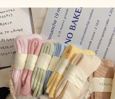 Einfarbige vertikale Plüschsocken, mittellange Kindersocken, Herbst- und Winterplüsch und verdickte Wärme, Plüschsocken im japanischen Stil, lange Wintersocken, m1915010473 
