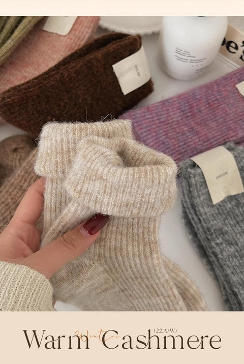 Xiao Xiangfeng Einfarbige Wollsocken, lange Damensocken, Instagram, trendige reine Baumwolle, Herbst und Winter, verdickter und warmer Kaschmir, mittellange Retro-Socken m1915010470
